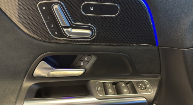 MERCEDES-BENZ GLA 250 AMG Line 4Matic
