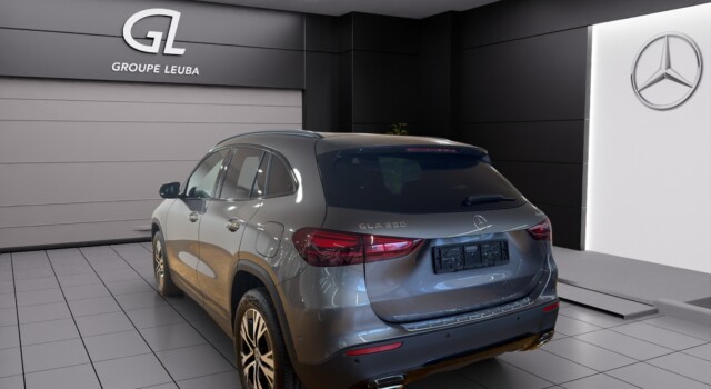 MERCEDES-BENZ GLA 250 4Matic 8G-DCT Swiss Star