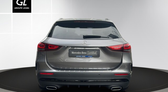 MERCEDES-BENZ GLA 200 7G-DCT