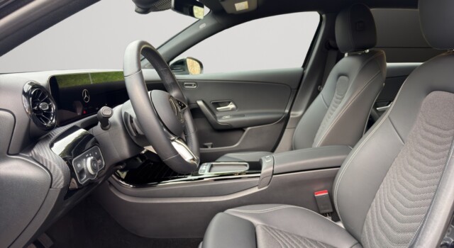 MERCEDES-BENZ A 220 4Matic 8G-DCT