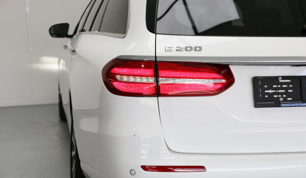 MERCEDES-BENZ E 200 Avantgarde 4 Matic