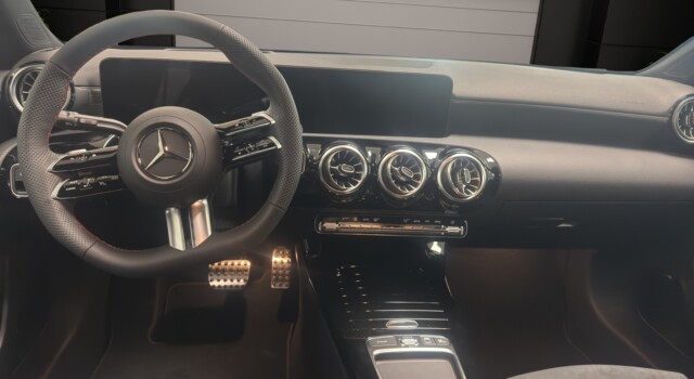 MERCEDES-BENZ A 220 4Matic 8G-DCT