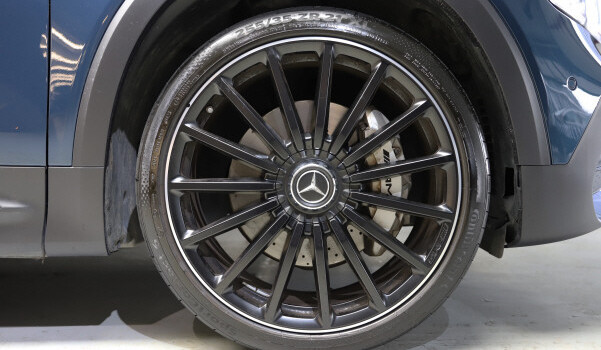 MERCEDES-BENZ GLB 35 AMG 4 MATIC