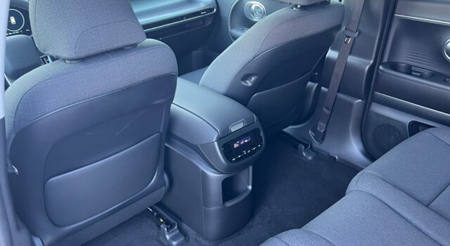 HYUNDAI IONIQ 9 110kWh Amplia 4WD