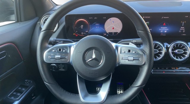 MERCEDES-BENZ GLA 220 d AMG Line 4Matic
