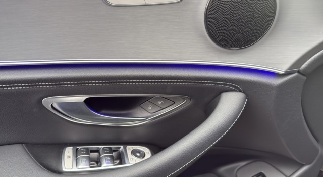 MERCEDES-BENZ E 300 de T 4Matic EQ Star 9G-Tronic