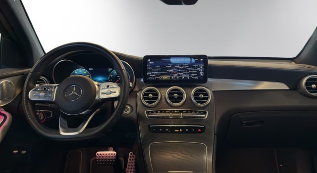 MERCEDES-BENZ GLC 300 AMG Line 4Matic