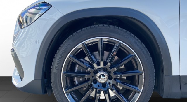 MERCEDES-BENZ GLA 250 AMG Line 4Matic