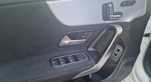 MERCEDES-BENZ CLA 250 AMG Line 4Matic