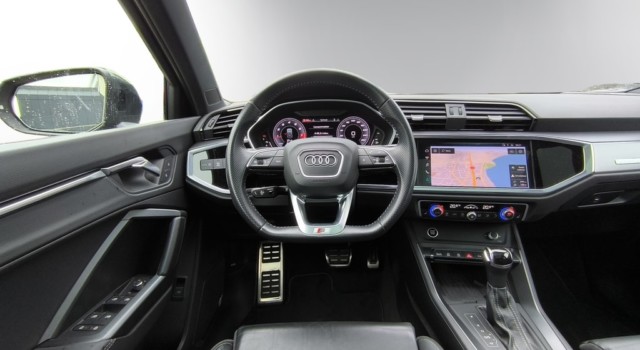 AUDI Q3 45 TFSI S line quattro