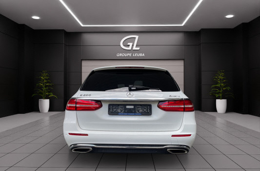 MERCEDES-BENZ E 200 Avantgarde 4 Matic