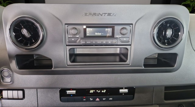 MERCEDES-BENZ Sprinter 319 CDI Standard 9G-TRONIC