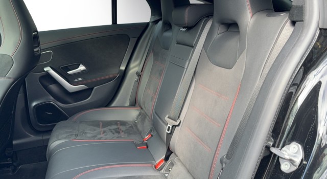 MERCEDES-BENZ CLA 250 CLA SB 250 AMG Line 4M 7G