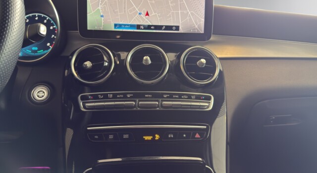 MERCEDES-BENZ GLC 200 AMG Line 4Matic