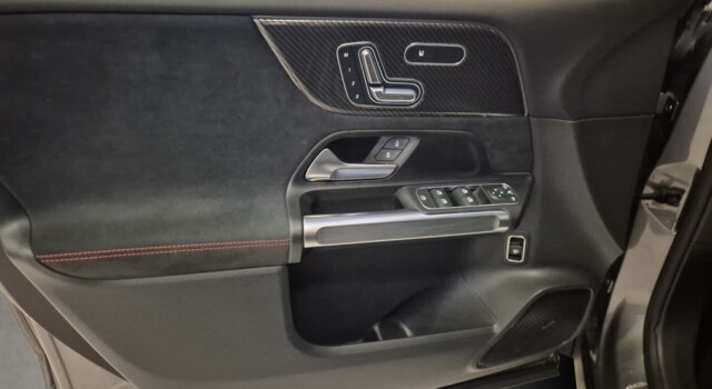 MERCEDES-BENZ GLB 250 4Matic 8G-Tronic