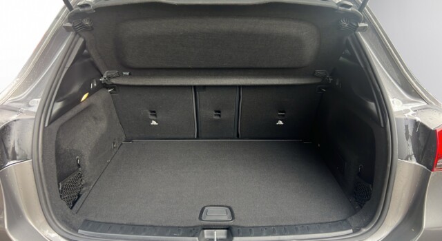 MERCEDES-BENZ GLA 200 7G-DCT