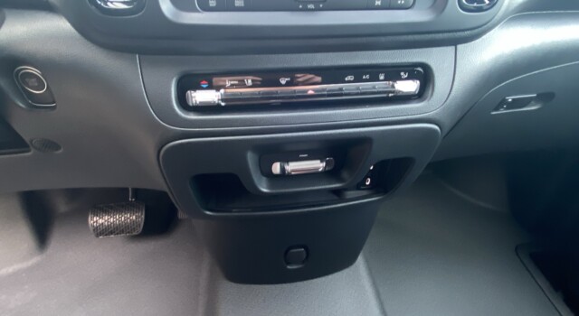 MERCEDES-BENZ VITO e 129 Lang Profesional