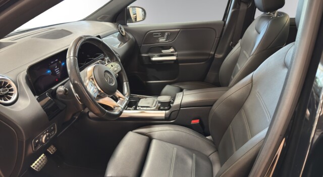 MERCEDES-BENZ GLA 35 AMG