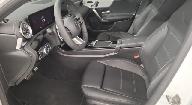 MERCEDES-BENZ A 220 4Matic 8G-DCT