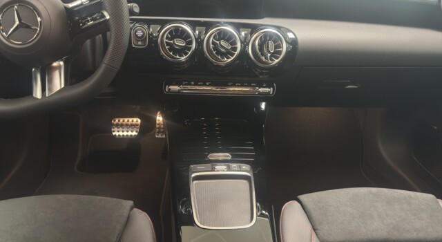 MERCEDES-BENZ A 220 4Matic 8G-DCT