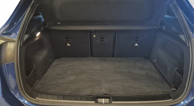 MERCEDES-BENZ GLA 200 Night Star 7G-DCT