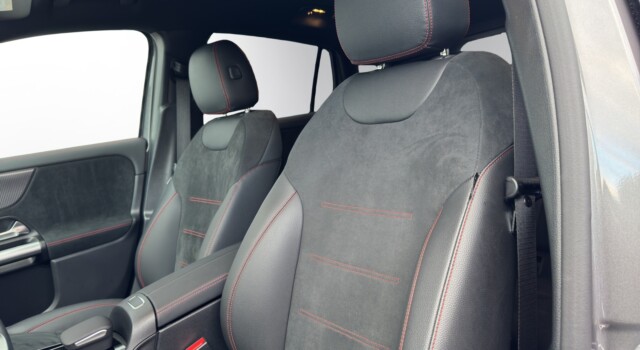 MERCEDES-BENZ EQA 300 AMG Line 4Matic