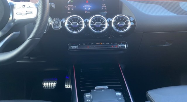 MERCEDES-BENZ GLA 220 d AMG Line 4Matic