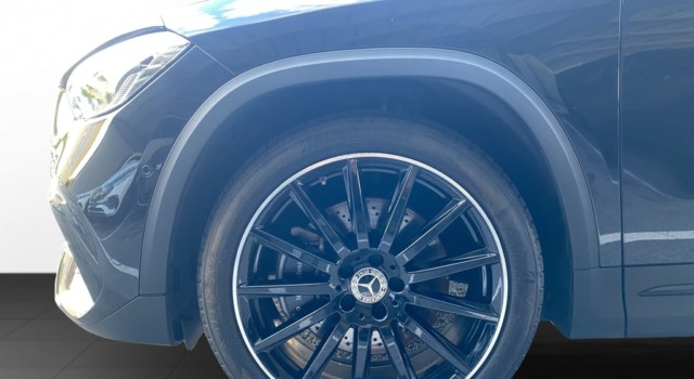 MERCEDES-BENZ GLA 250 AMG Line 4Matic