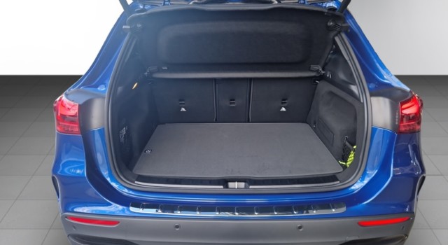 MERCEDES-BENZ GLA 200 Night Star 7G-DCT