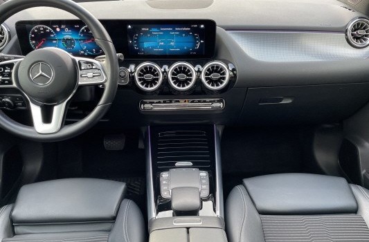 MERCEDES-BENZ GLA 250 Progressive4Matic