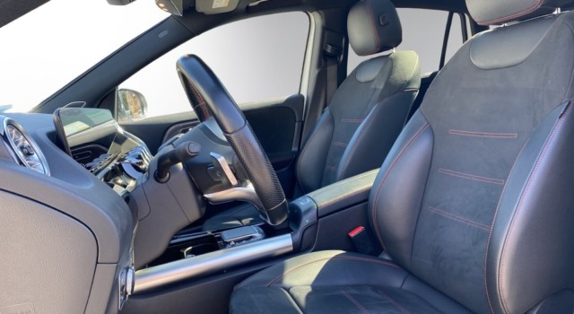 MERCEDES-BENZ GLA 250 AMG Line 4Matic