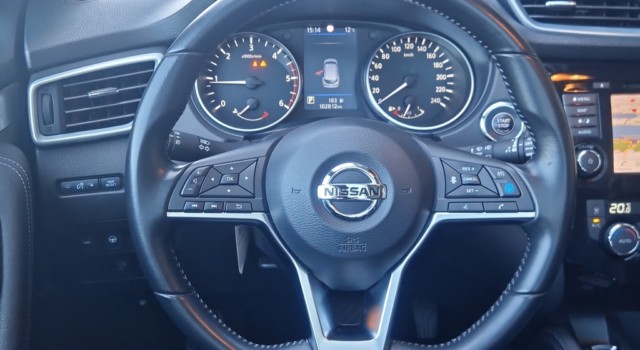 NISSAN QASHQAI 1.7 dCi tekna 4×4