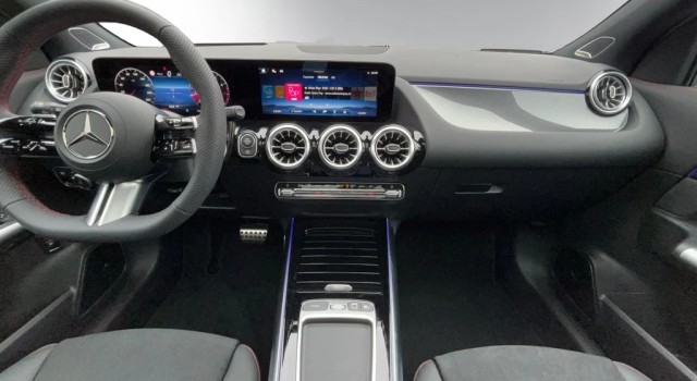 MERCEDES-BENZ GLA 250 4Matic 8G-DCT Swiss Star