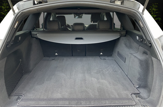 MERCEDES-BENZ E 200 Avantgarde 4 Matic