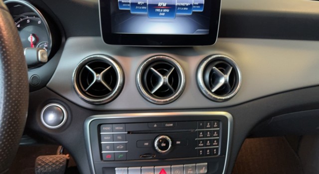 MERCEDES-BENZ CLA 200 Night Star