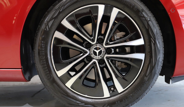 MERCEDES-BENZ A 180 7G-DCT