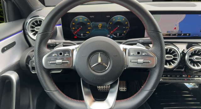 MERCEDES-BENZ A 200 AMG Line