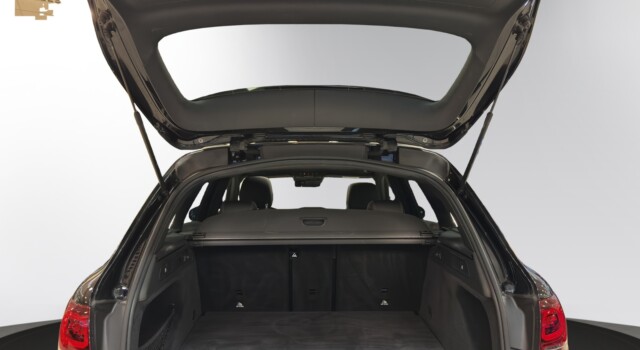 MERCEDES-BENZ GLC 200 AMG Line 4Matic 9G-Tronic