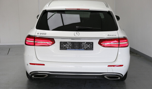 MERCEDES-BENZ E 200 Avantgarde 4 Matic