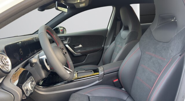 MERCEDES-BENZ A 200 Night Star 7G-DCT