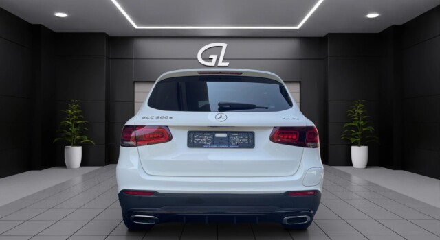 MERCEDES-BENZ GLC 300 e AMG Line 4Matic 9G-Tronic