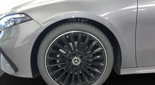 MERCEDES-BENZ A 180 d 8G-DCT