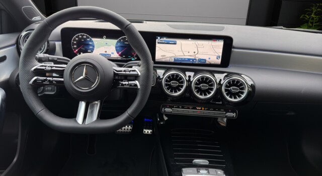 MERCEDES-BENZ A 220 4Matic 8G-DCT