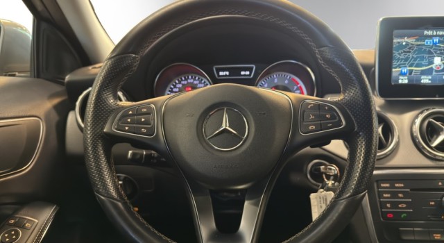 MERCEDES-BENZ GLA 180 Urban