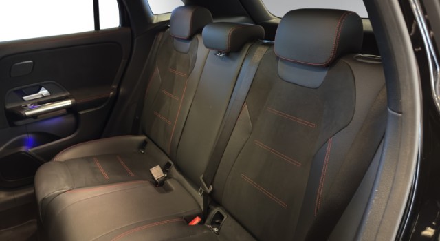 MERCEDES-BENZ GLA 250 AMG Line 4Matic