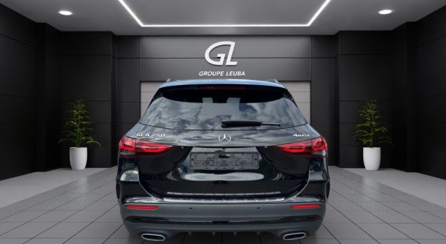MERCEDES-BENZ GLA 250 4Matic AMG Line 8G-DCT