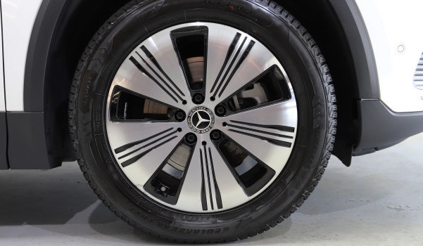 MERCEDES-BENZ EQA 250