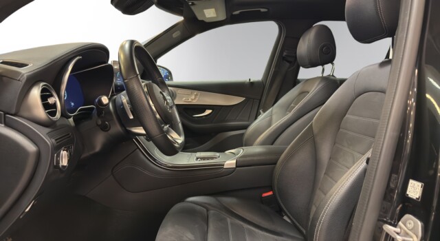 MERCEDES-BENZ GLC 200 AMG Line 4Matic 9G-Tronic
