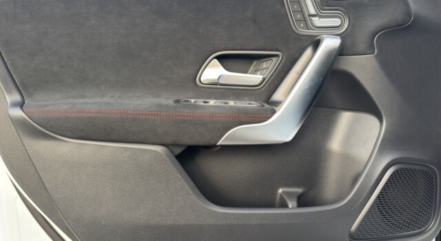 MERCEDES-BENZ A 200 Night Star 7G-DCT