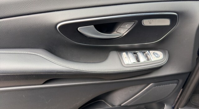 MERCEDES-BENZ V 220 d Exclusive lang 4Matic 9G-Tronic